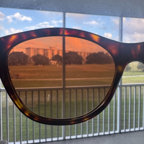 Burberry Sunglasses B4199 - Picture 12 of 12